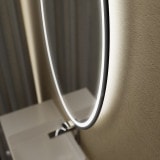 Gedeeltelijke gelakte spiegel ovaal verlicht F661L4OTL
